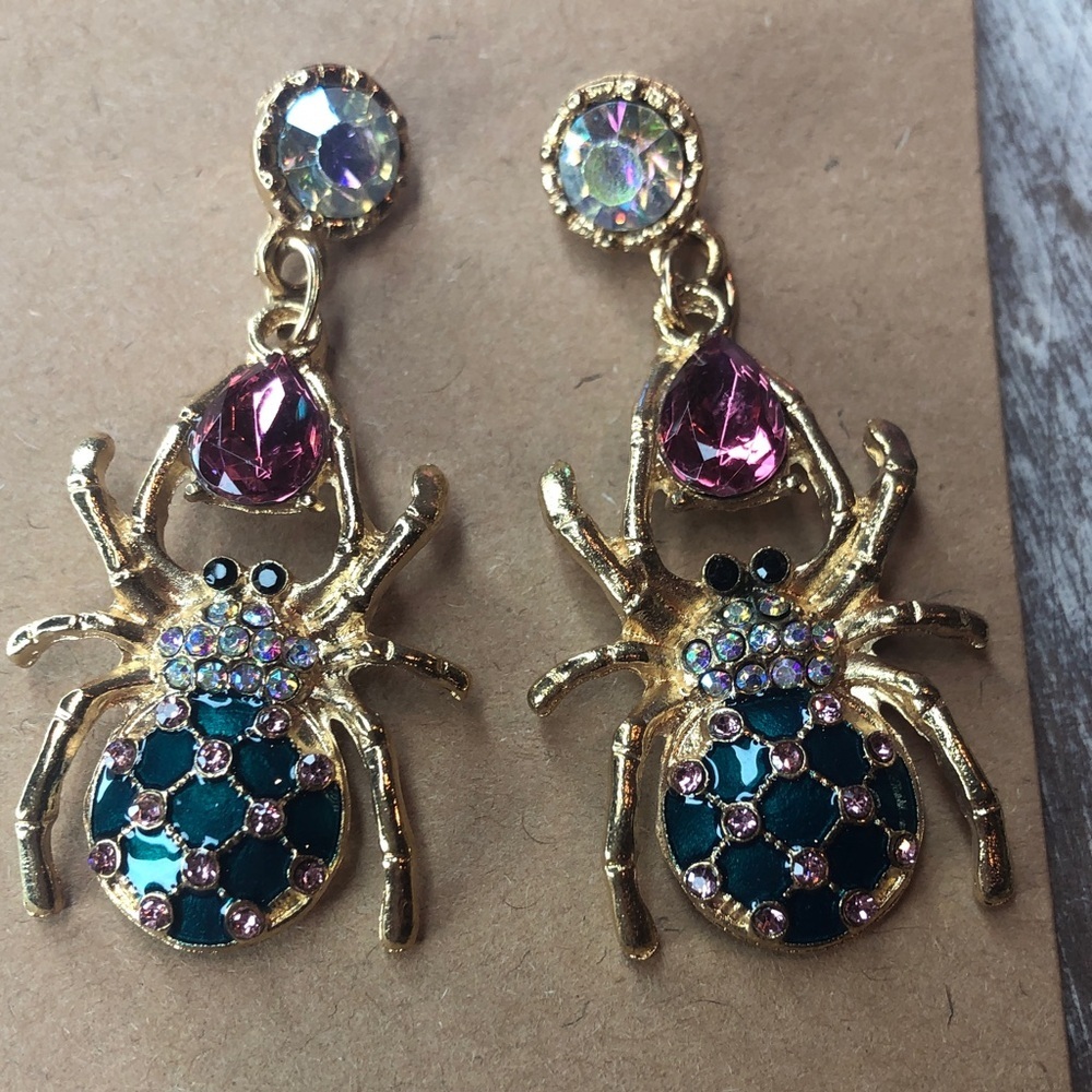 Gold tone  Green and Pink Sparkly Dangling Spider Earrings New - Picture 7 of 8